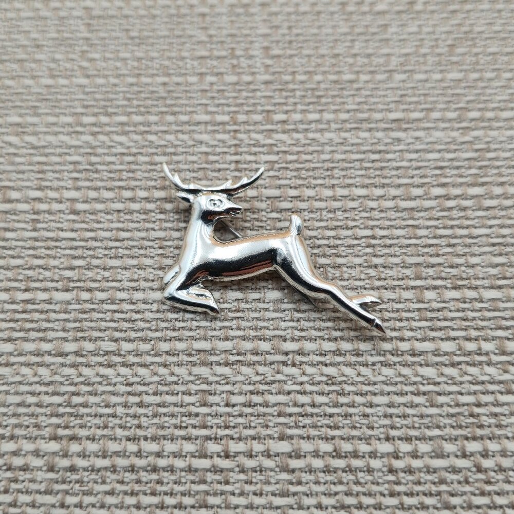 Sterling Silver Jumping Deep Animal Pin Brooch A4671
